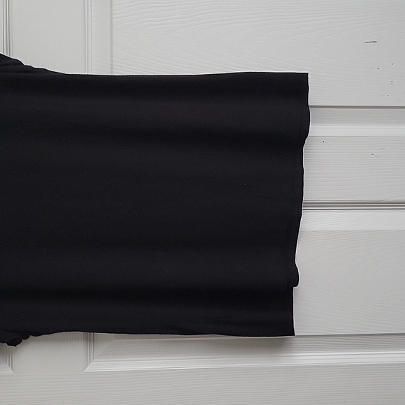 Belah & Codey Women's Top - Picture 7 of 11